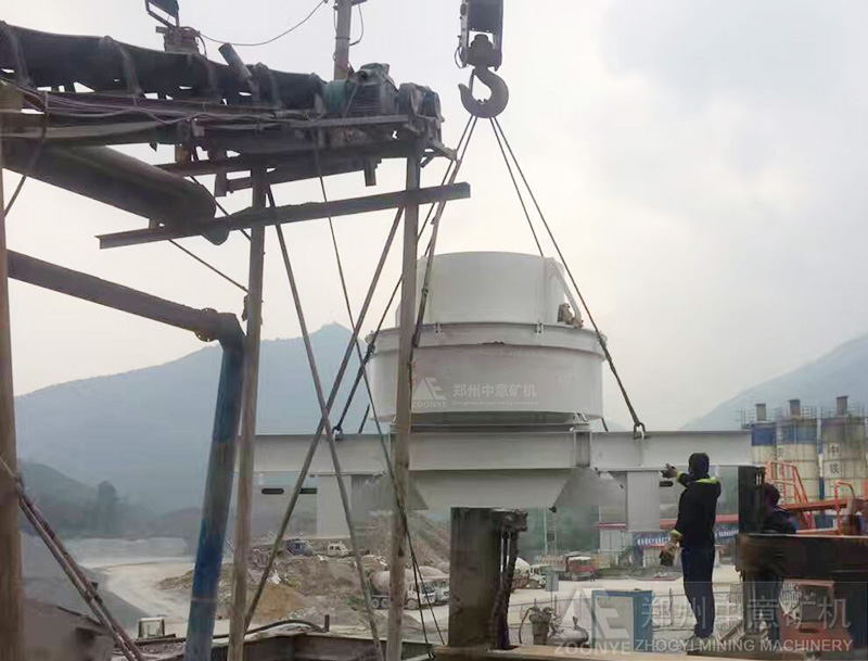 19092455zmxq.jpg 制砂機(jī)安裝現(xiàn)場.jpg